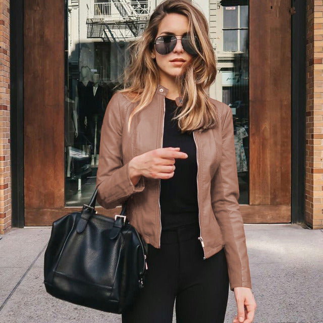 Tettsittende skinnjakke for dame | Vintermodell
