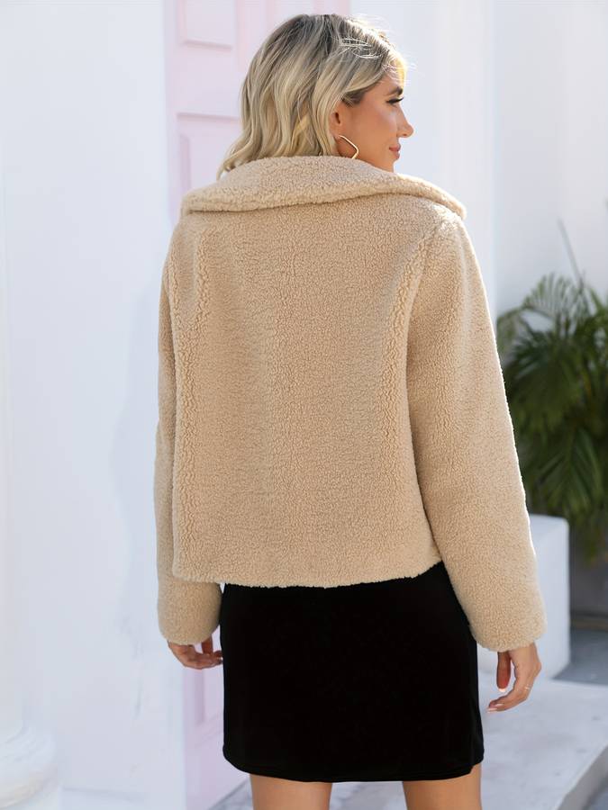 Noemi Giacca Teddy Donna – Cappotto Corto Morbido con Chiusura a Fibbia e Design Elegante