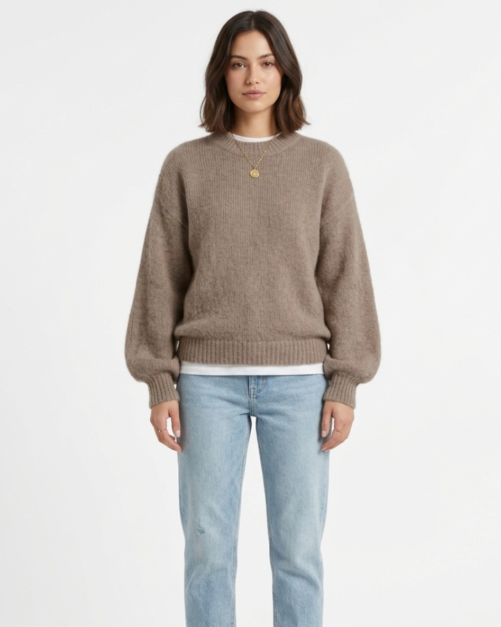 Pulover damă oversize Gigi – pulover reiat moale, cu mâneci bufante
